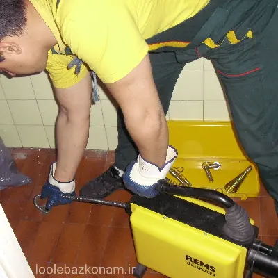 لوله بازکنی پیروزی 4 باز کردن لوله فاضلاب در پیروزی با روش فنربرقی و دستگاه فنرزن